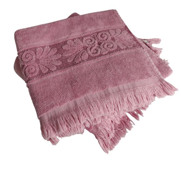 Set of 2 Vtg Cannon Monticello Santa Cruz Sculpted Rose Pink Fringe Bath Towel - Picture 1 of 5
